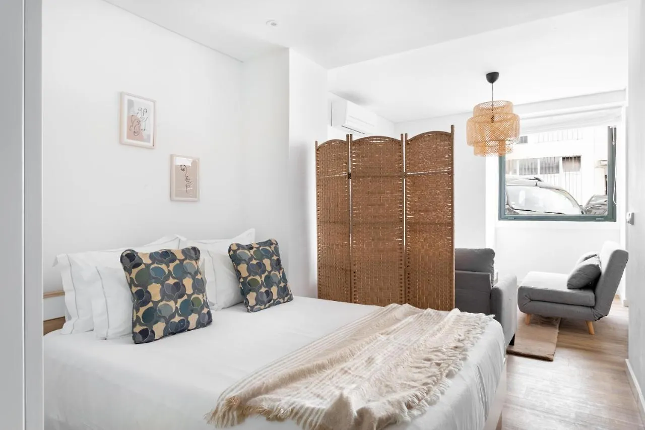 Apartment Altido Modern Central Self-Check In Studio In Estrela Lisbon